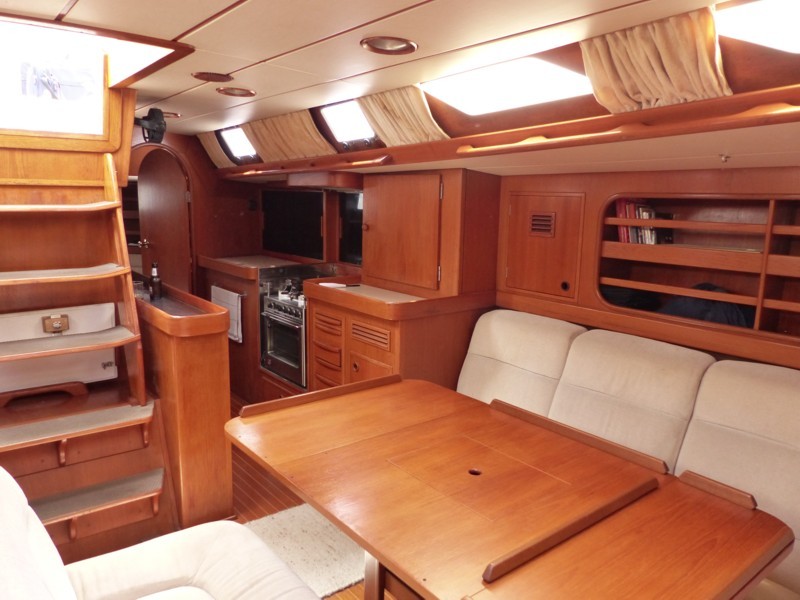 Swan 53 intérieur -6.JPG